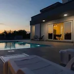 Villa Luxury With Private Pool