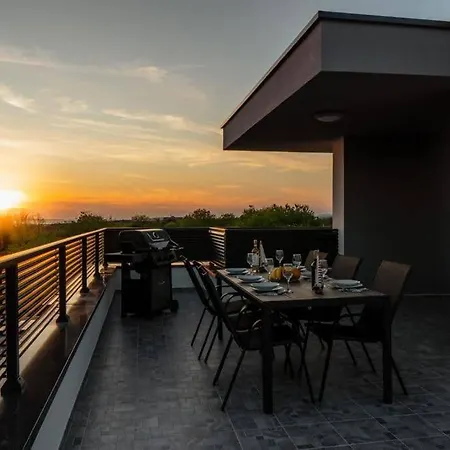 Luxury With Private Pool *