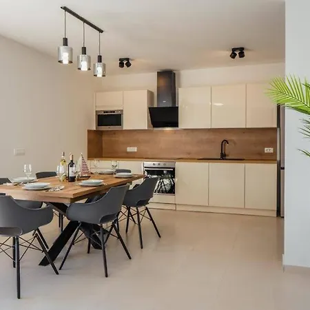 Luxury With Private Pool * Vrsi