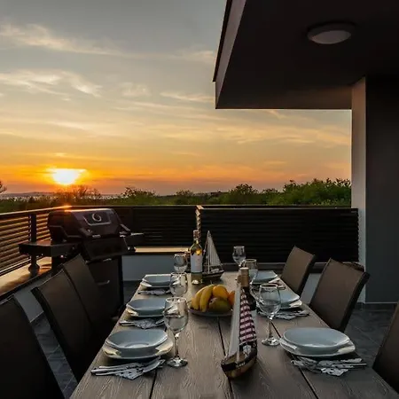 Luxury 1 With Private Pool *