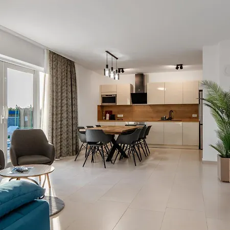 Luxury 1 With Private Pool Vrsi