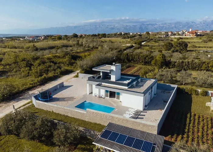 Luxury With Private Pool Villa *