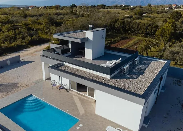 Luxury With Private Pool Villa *