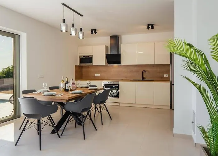 Luxury With Private Pool * Vrsi