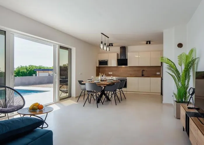 Luxury With Private Pool Villa Vrsi