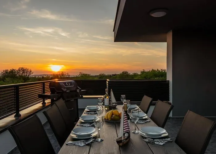 Luxury With Private Pool *