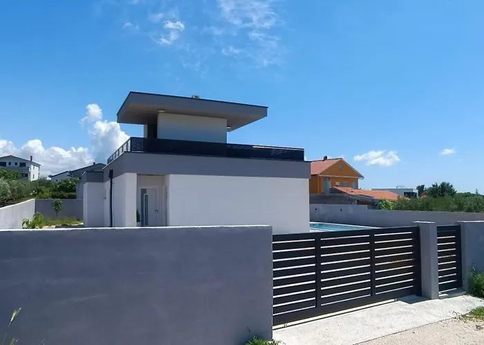 Luxury With Private Pool