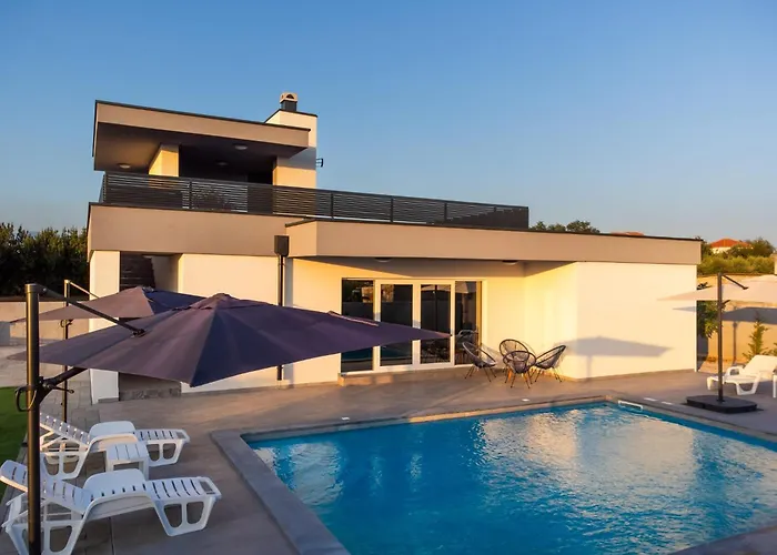 Luxury With Private Pool *